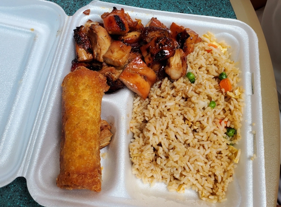 Maki Of Japan - Orlando, FL. Bill Lewis of Vero Beach enjoying lunch at Maki of Japan in the Orlando Premium Outlets.