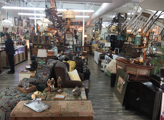 Refuge Decor & Consignment - Louisville, CO