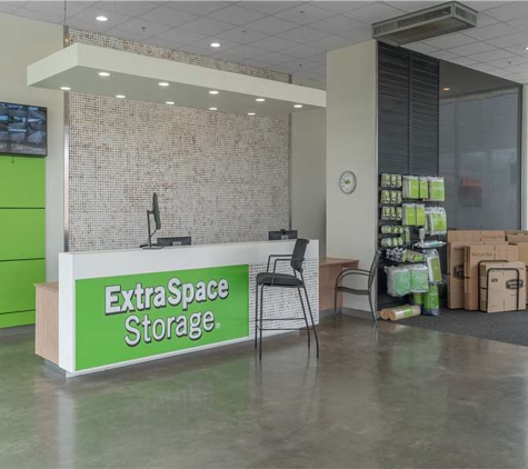 Extra Space Storage - Lansing, MI