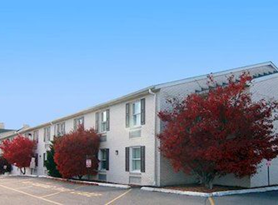 Econo Lodge - Reading, PA