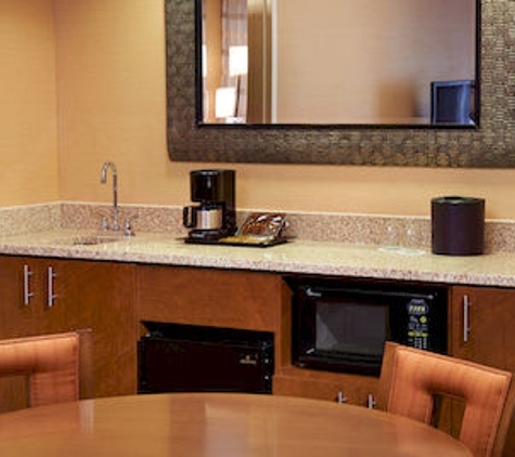 Courtyard by Marriott - Milwaukee, WI