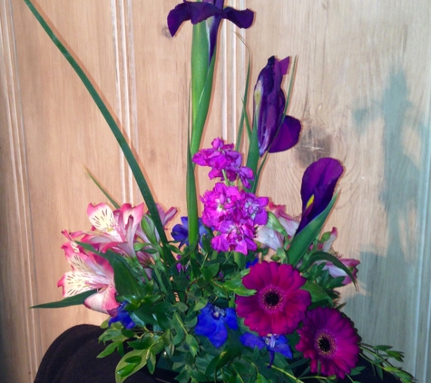 Crystal's Creations Flowers/Weddings & Events - Piqua, OH