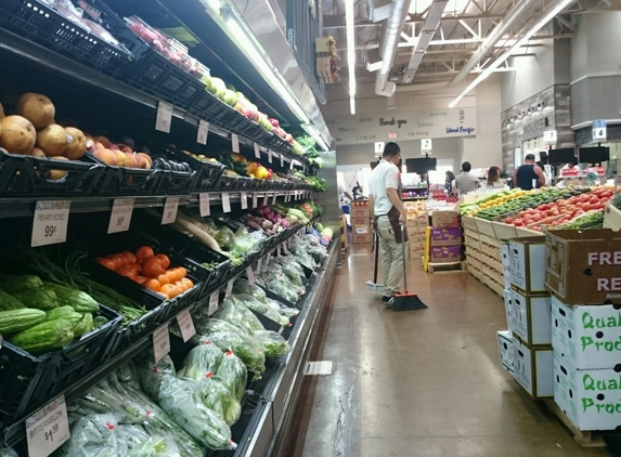 Island Pacific Seafood Market - Long Beach, CA