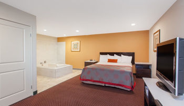 Ramada by Wyndham Culver City - Culver City, CA