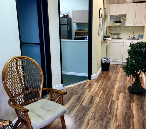 Artesian Wellness & Recovery Centers, LLC - Stuart, FL. Inviting, clean reception area.