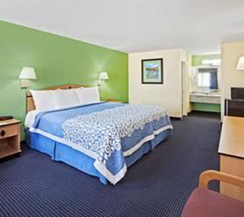 Days Inn by Wyndham Baytown Garth Road I10 East - Baytown, TX