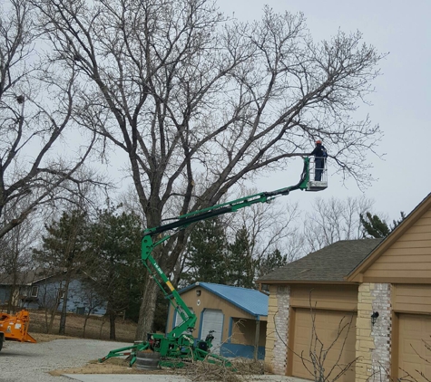 A & M Tree Service & Stump Grinding - Wichita, KS