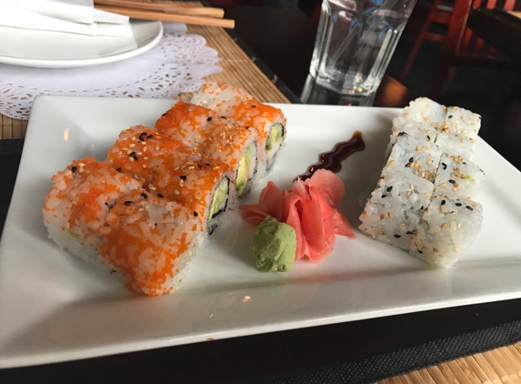 Helo Sushi Bar and Thai - Chicago, IL