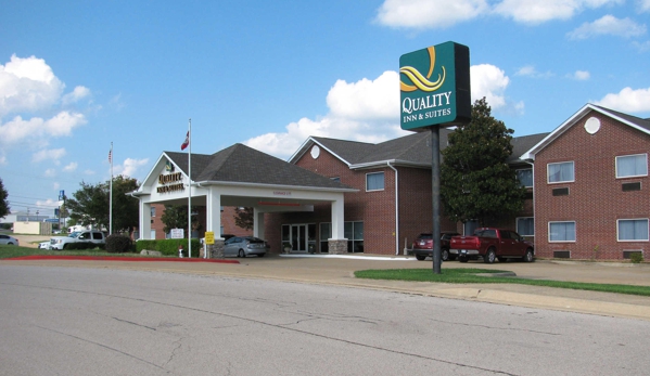 Quality Inn & Suites Mountain Home North - Mountain Home, AR