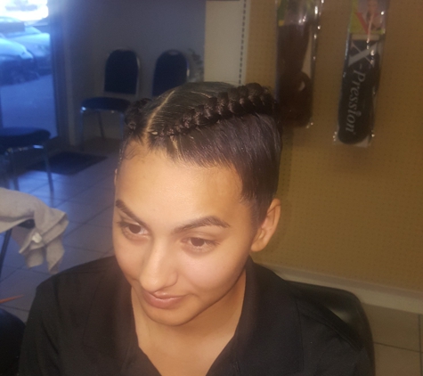 Madina hair salon - Las Vegas, NV