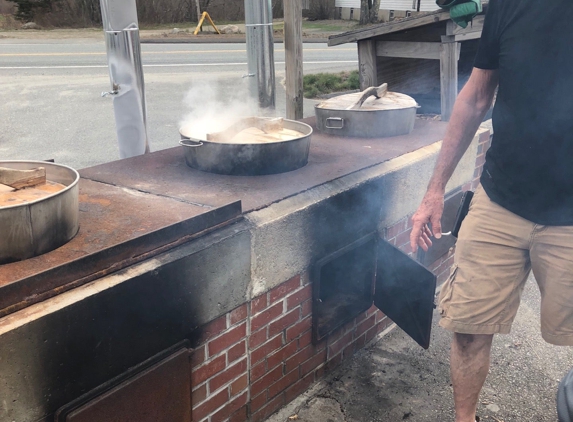 Gateway Lunts Lobster Pound - Trenton, ME