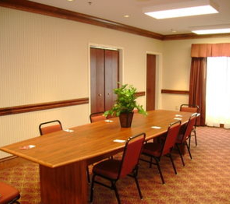 Holiday Inn Express & Suites Canton - Canton, MS