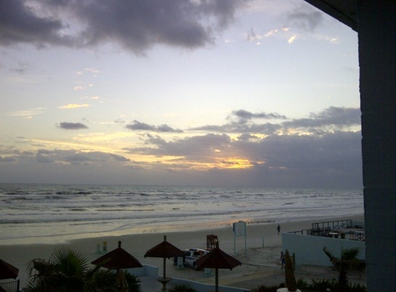 Dream Inn - Daytona Beach Shores, FL