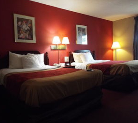 Econo Lodge Inn & Suites - Canton, GA