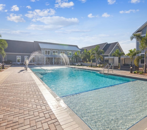 Palm Grove Luxury Apartment Homes - Ellenton, FL