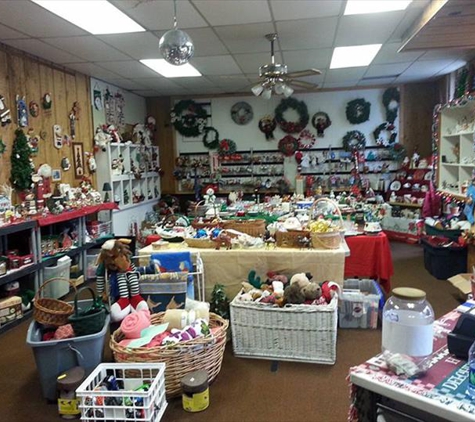 Ceazar's Palace - Resale Shop - Momence, IL