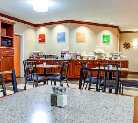 Comfort Suites - Stevensville, MI