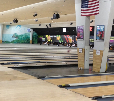 AMF Boulevard Lanes - Petaluma, CA