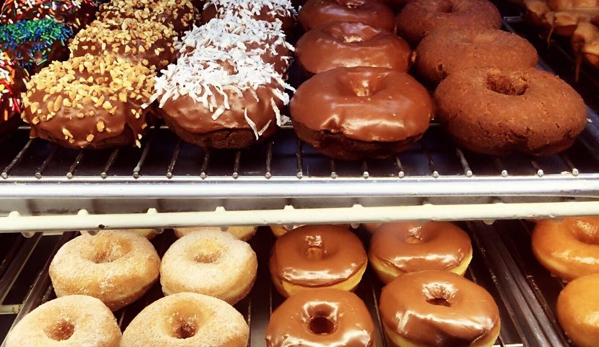 Countryside Donut House - Mountlake Terrace, WA