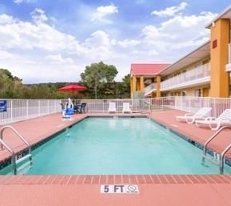 Days Inn by Wyndham Trenton - Trenton, GA