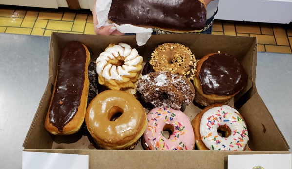 Dandee Donut Factory - Pompano Beach, FL. Bill Lewis of Vero Beach visiting Dandee Donuts in Pompano Beach, Florida.