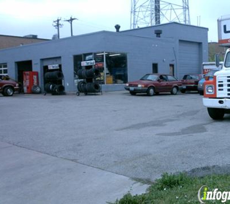 U-Haul Neighborhood Dealer - Maryland Heights, MO