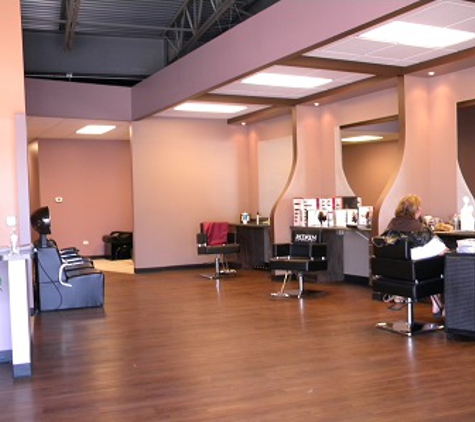 Day Dream Hair & More - Marengo, IL