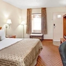 Ramada by Wyndham West Memphis - Hotels