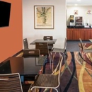Super 8 by Wyndham Columbus West - Hotels