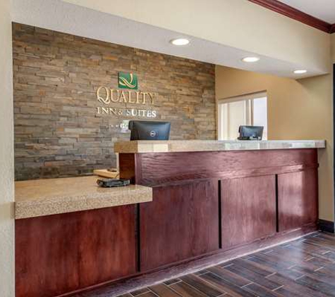 Quality Inn & Suites - Bay City, MI