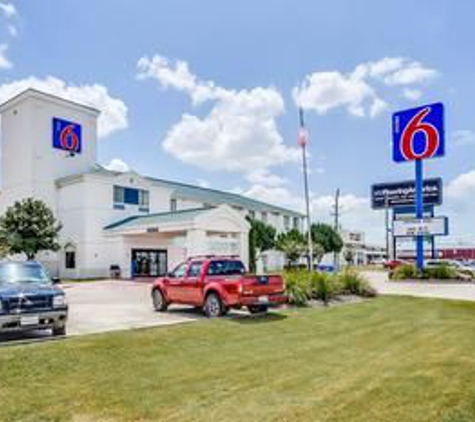 Motel 6 - Katy, TX