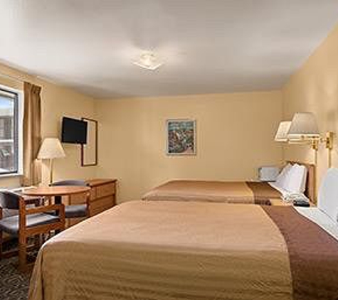 Travelodge by Wyndham Wenatchee - Wenatchee, WA