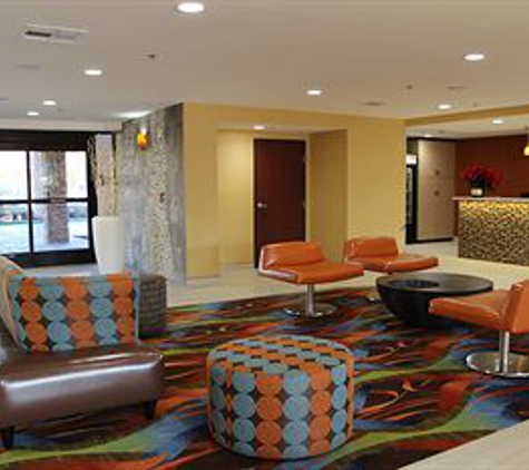 Best Western Plus Fresno Airport Hotel - Fresno, CA