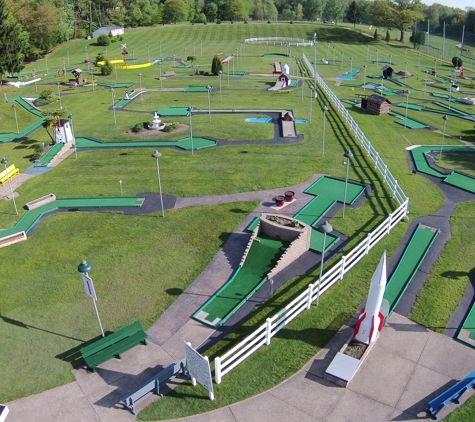 ROLLING GREENS MINIATURE GOLF - Uniontown, OH