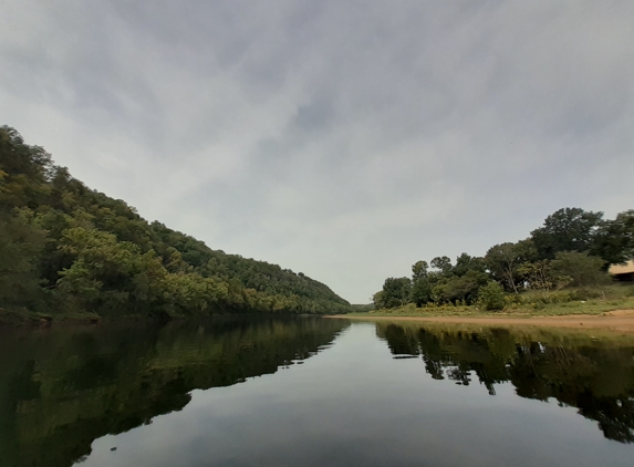 Cox's Guide Service - Lakeview, AR. Amazing White River views!