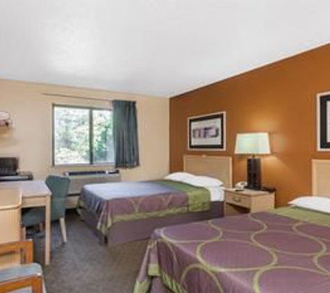 Super 8 by Wyndham Charlotte/Amusement Park Area - Charlotte, NC