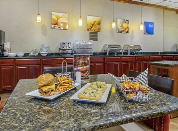 Comfort Inn & Suites - Triadelphia, WV