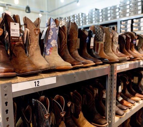 Ariat Outlet - San Diego, CA