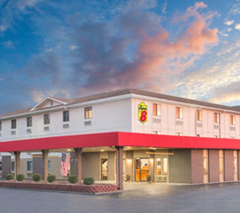 Super 8 by Wyndham Terre Haute - Terre Haute, IN