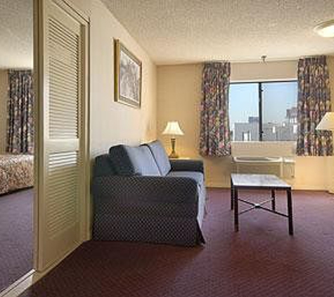 Ramada by Wyndham Los Angeles/Koreatown West - Los Angeles, CA