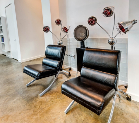 The Upper Hand Salon: Hyde Park - Houston, TX