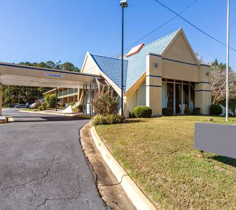 Super 8 by Wyndham Macon GA - Macon, GA