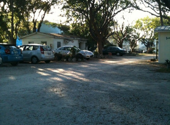 Pelican Motel - Florida Keys, FL