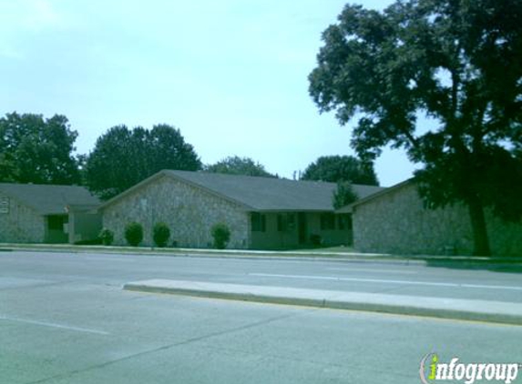 Lone Oak Apartments - Lewisville, TX