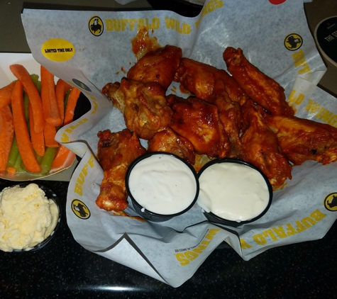 Buffalo Wild Wings - College Point, NY