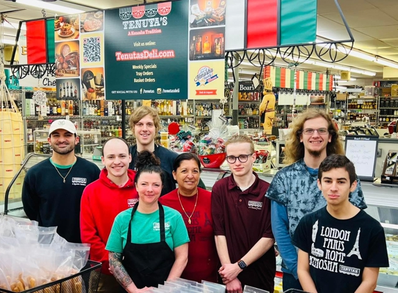 Tenuta's Delicatessen & Liquors - Kenosha, WI