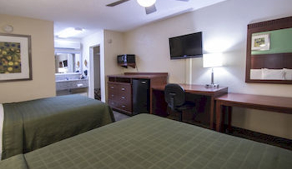 Quality Inn & Suites Hollywood Boulevard Port Everglades Cruise Port Hotel - Hollywood, FL