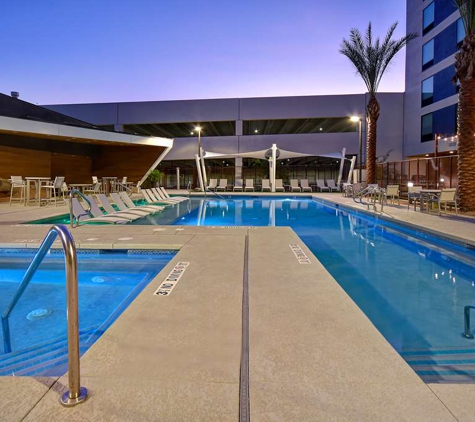 Hampton Inn & Suites Las Vegas Convention Center - Las Vegas, NV