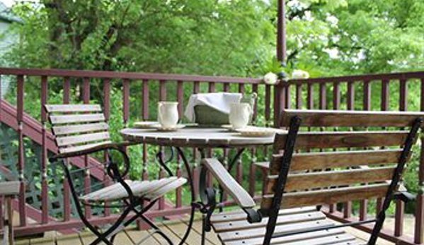 Hidden Springs Bed & Breakfast - Eureka Springs, AR