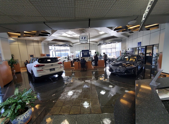 Lynnes Hyundai - Bloomfield, NJ